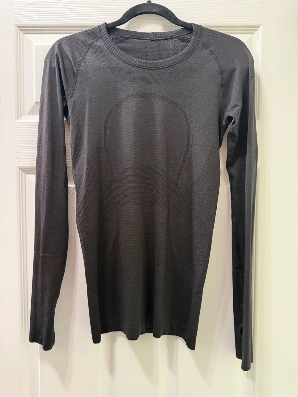 lululemon athletica Black Long Sleeve Seamless Crew